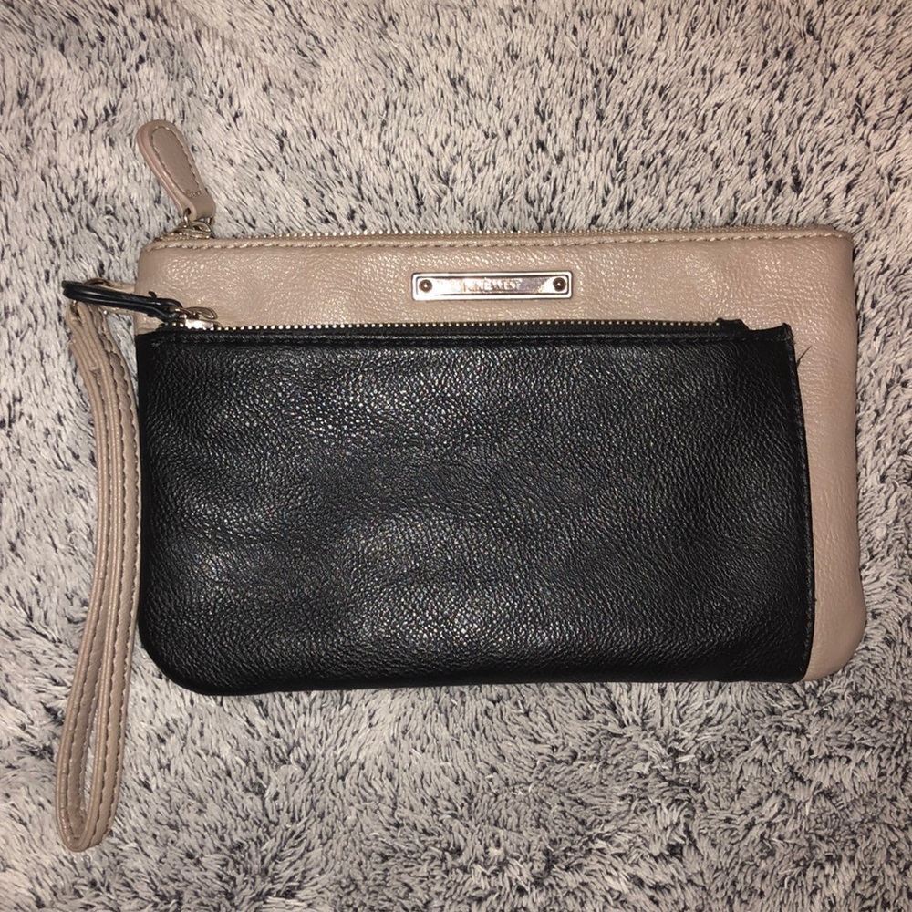 AUTHENTIC NINE WEST double pocket wristlet!